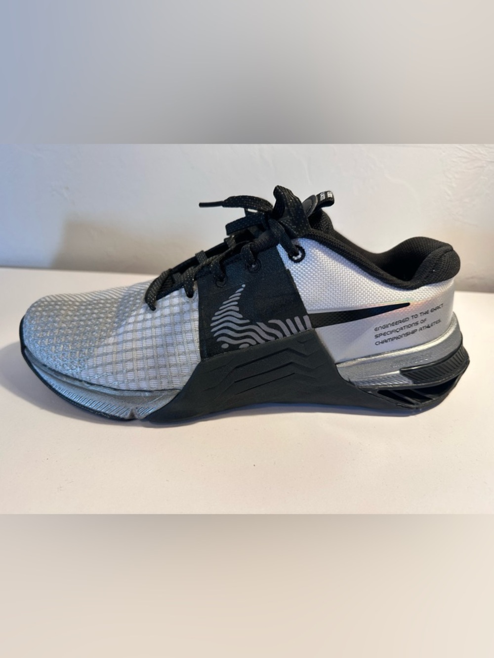 Nike Metcon 8 Premium White Black Iridescent - Women’s Size 10 - Picture 4 of 6